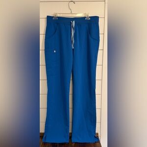 Figs Kade Cargo Scrub Pants 💙